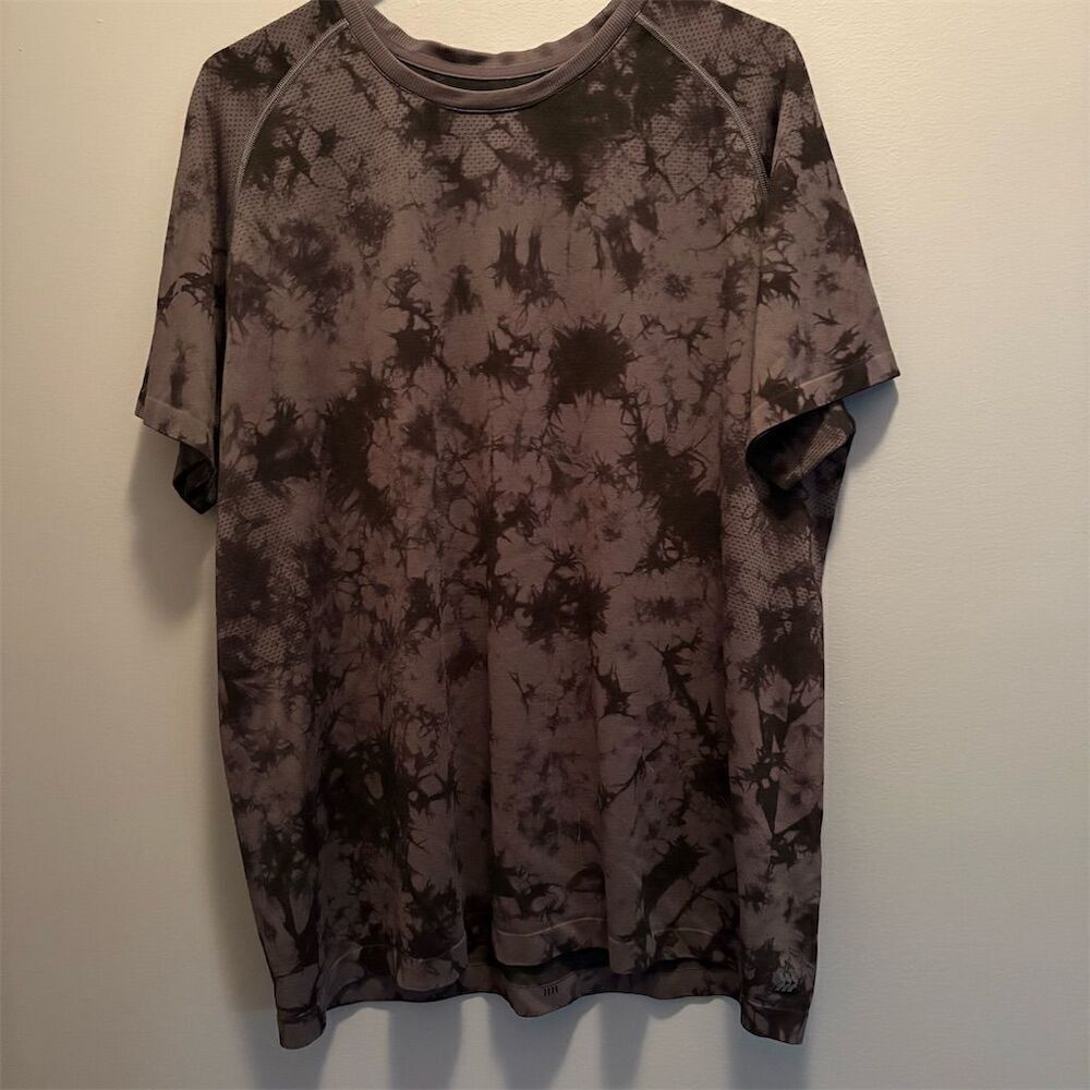 *3/$15 All in Motion Men's XL Standard Black Tie Dye Graphic Print T-Shirt